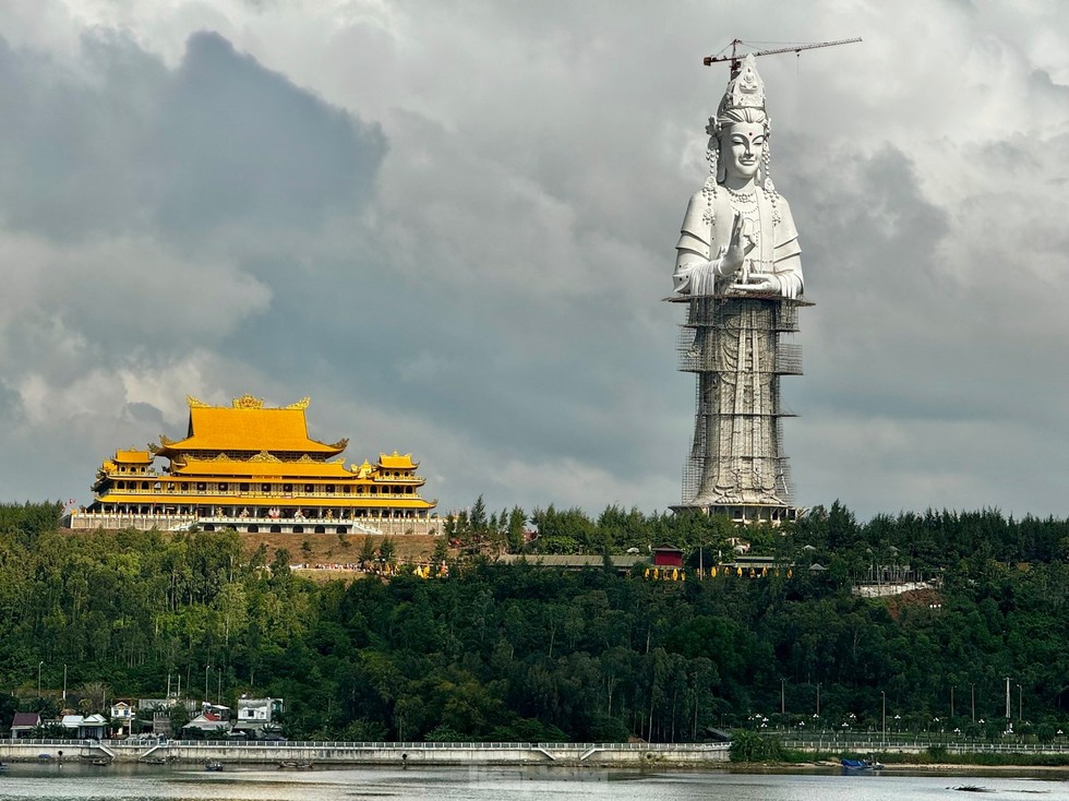 Chiêm bái tượng Phật Quan Âm cao nhất Đông Nam Á ở Quảng Ngãi