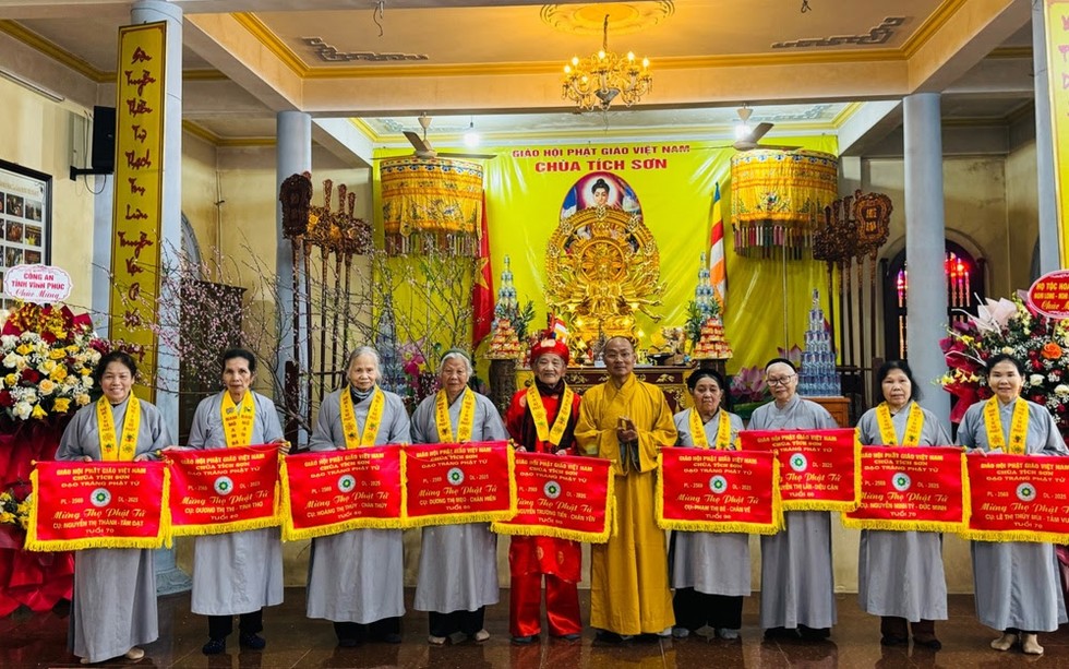 Lễ mừng thọ Phật tử cao tuổi tại chùa Tích Sơn