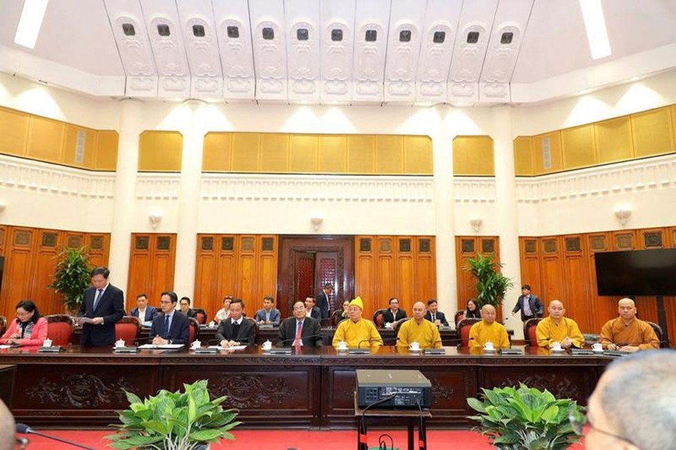 Chư tôn đức tham gia đoàn thăm, chào Chính phủ.