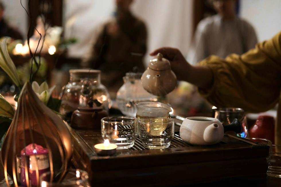 Trà xanh một chén nhẹ buông