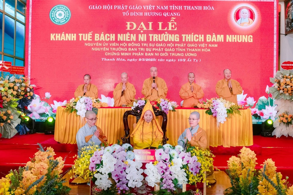 Đại lễ khánh tuế Ni trưởng Thích Đàm Nhung tròn 100 tuổi