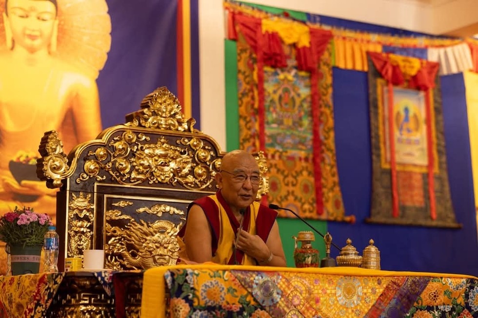 Ngài Thamthog Rinpoche giảng tại chùa Pháp Vân (Hà Nội) ngày 12/4.