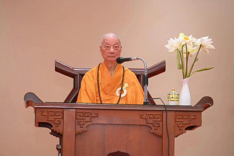 Đức Pháp chủ quang lâm trao học bổng Đức Nhuận và kiểm tra công tác chuẩn bị Đại lễ Vesak