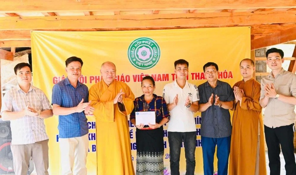 BTS GHPGVN tỉnh Thanh Hoá tặng nhà Đại đoàn kết cho hộ nghèo tại huyện Mường Lát