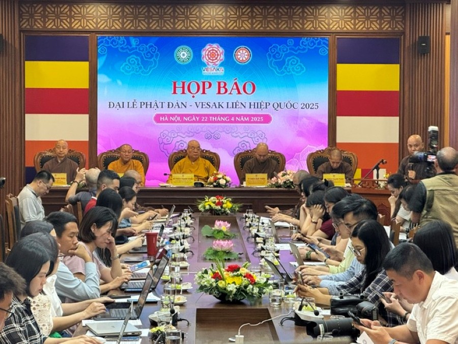 Buổi họp báo công bố thông tin chính thức về Đại lễ Vesak Liên Hiệp Quốc 2025, chiều 22/4, tại chùa Quán Sứ (Hà Nội)