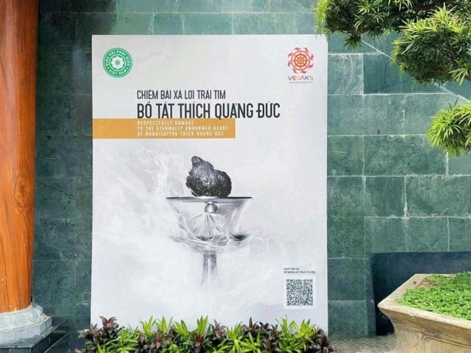 Không gian tại Việt Nam Quốc Tự sẵn sàng cho việc tôn trí, chiêm bái xá-lợi Bồ-tát Thích Quảng Đức từ 14g ngày 6/5/2025.