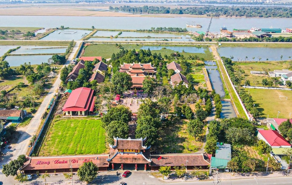 Chùa Thanh Lương được xây trên khu đất rộng 3,5ha ở khối 11 (thị trấn Xuân An, huyện Nghi Xuân, tỉnh Hà Tĩnh). Ảnh: Cẩm Kỳ