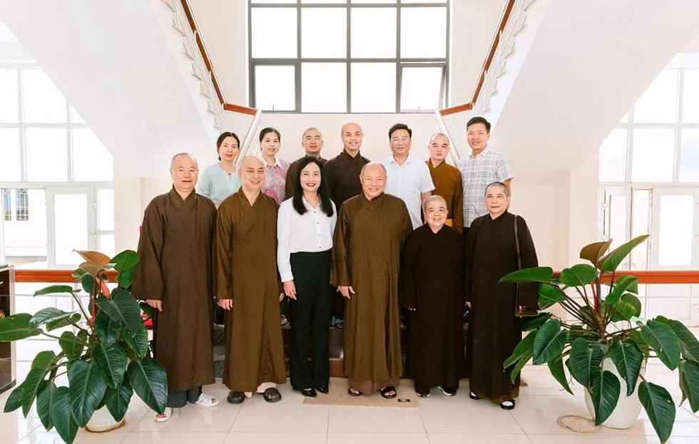 Thanh Hoá: BTS Phật giáo tỉnh thăm, chúc mừng Sở Dân tộc và Tôn giáo tỉnh