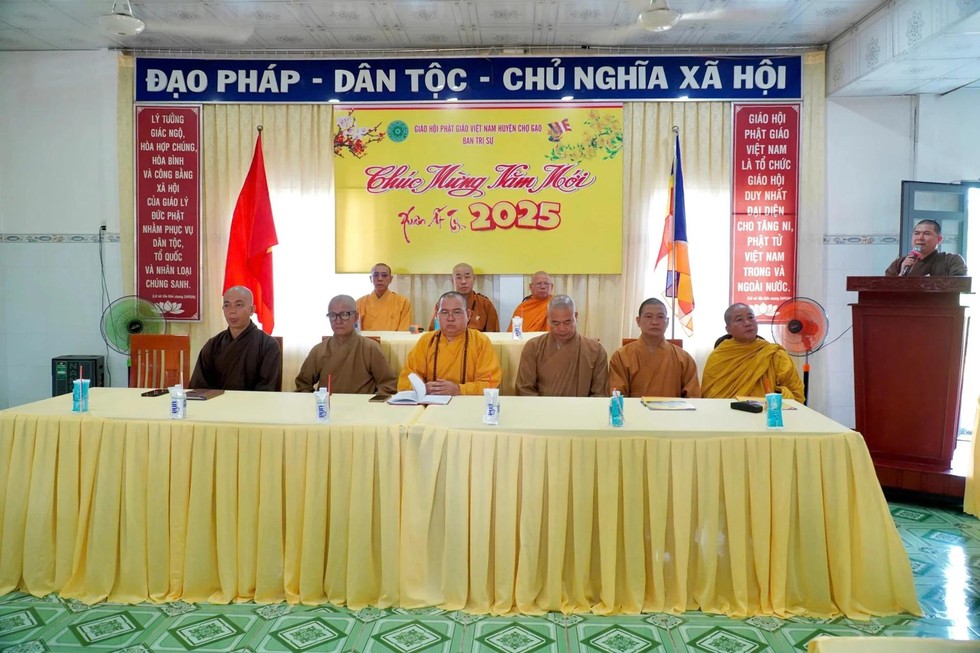 Đoàn làm việc tại huyện Chợ Gạo.