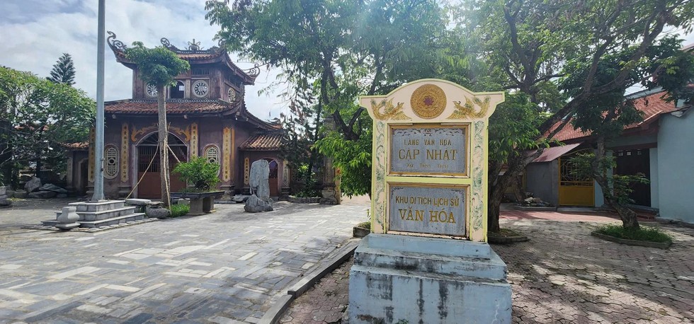 Chùa Động Ngọ với hơn 1.000 năm tuổi, được tọa lạc tại thôn Cập Nhất, xã Tiền Tiến, thành phố Hải Dương, tỉnh Hải Dương.