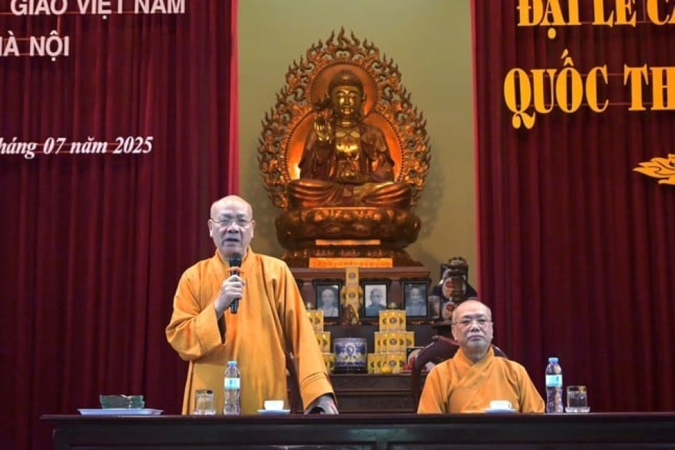 Hòa thượng Thích Quảng Tùng phát biểu sách tấn Tăng Ni sinh và nói về ý nghĩa cúng dàng hạ trường Học viện