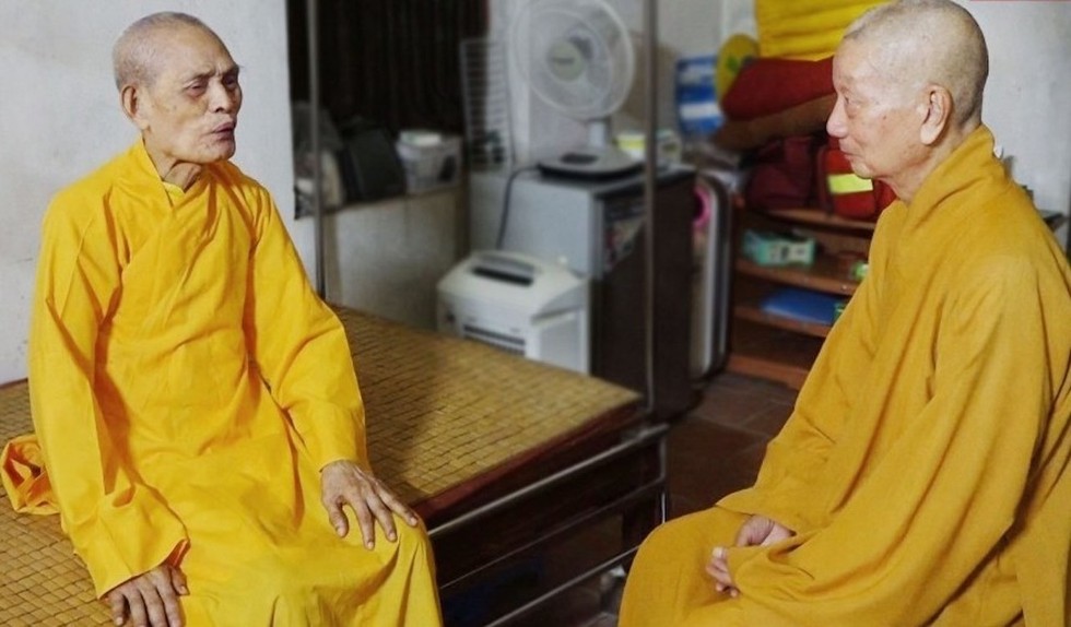 Đức Đệ tam Pháp chủ - Trưởng lão HT.Thích Phổ Tuệ và Đức Trưởng lão HT.Thích Trí Quảng đàm đạo